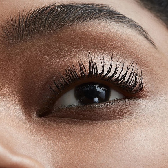 MAC Magic Extension Mascara - Picture 11 of 14